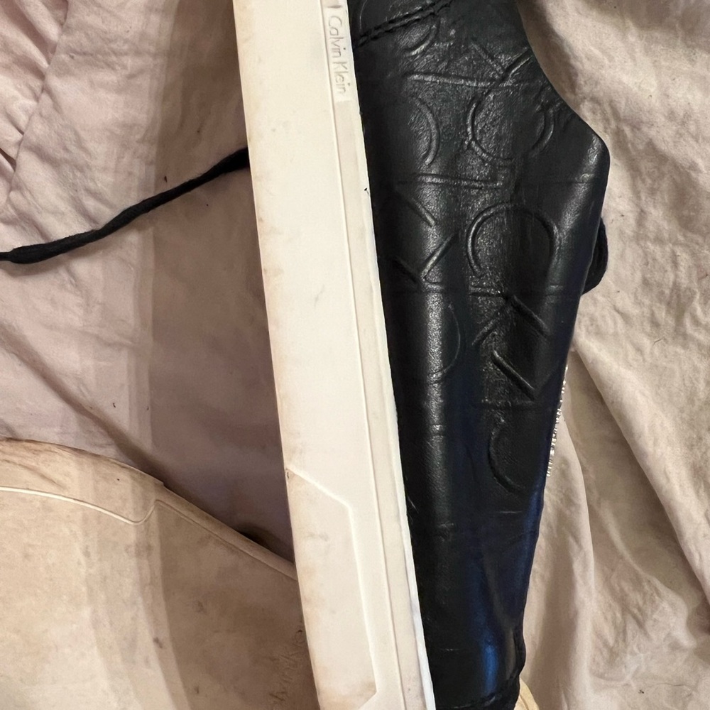 Women’s Calvin Klein tennis shoe